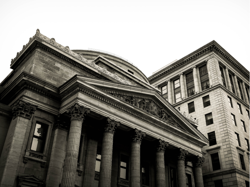 PL_Case_Study_Comply_Customer_Regulations_Small_2 court building